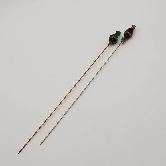 2 Vintage Glass Bead Hat Pins Green Gold - Picture 2 of 4